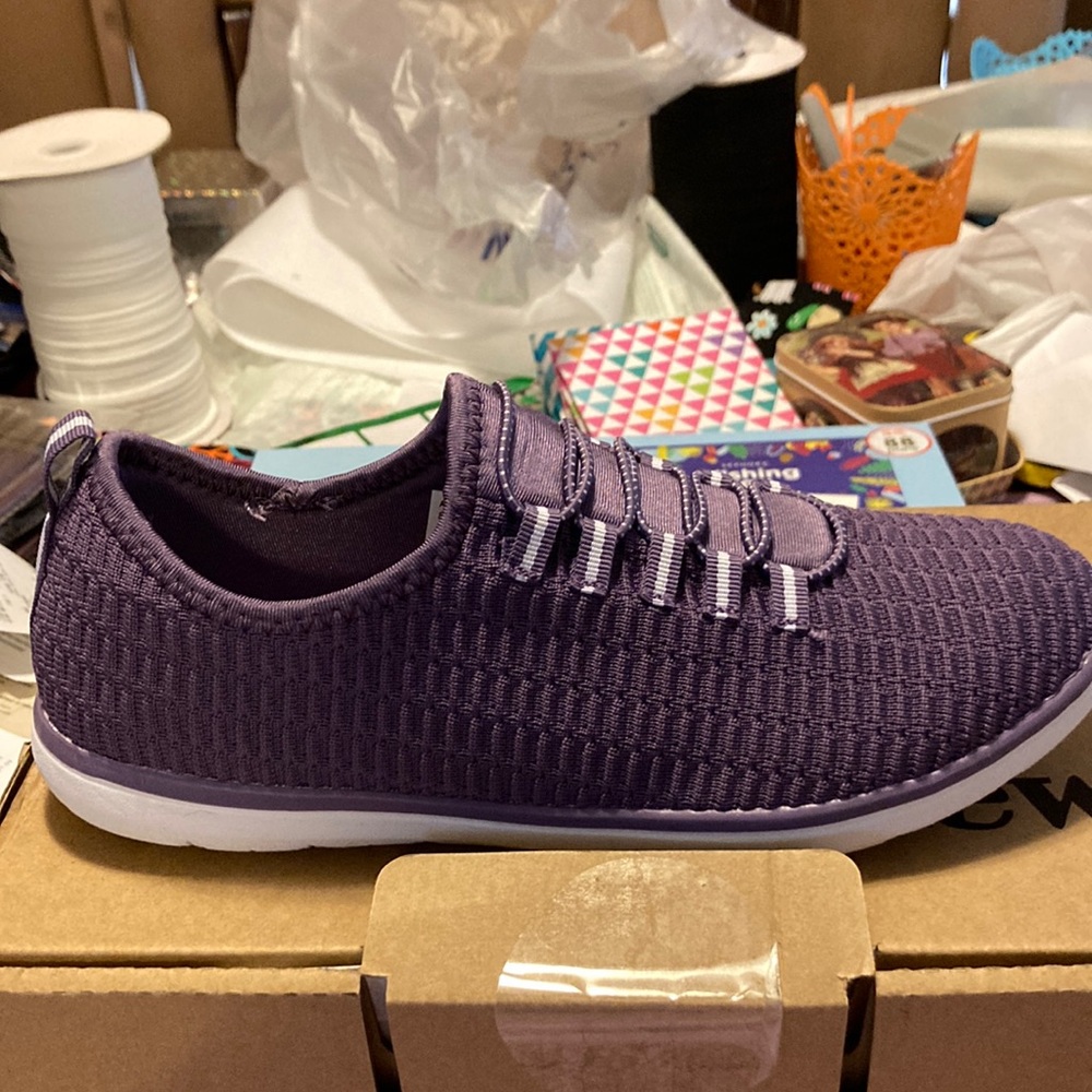 Comfortview size 8 1/2 wide brand new slip on sneakers purple in color
